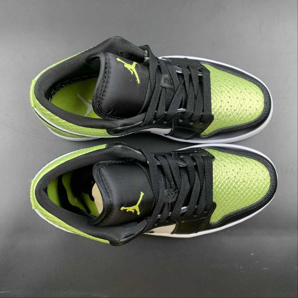 Air Jordan 1 Low SE Black Black Cyber White DX4446-301 Foot Stability