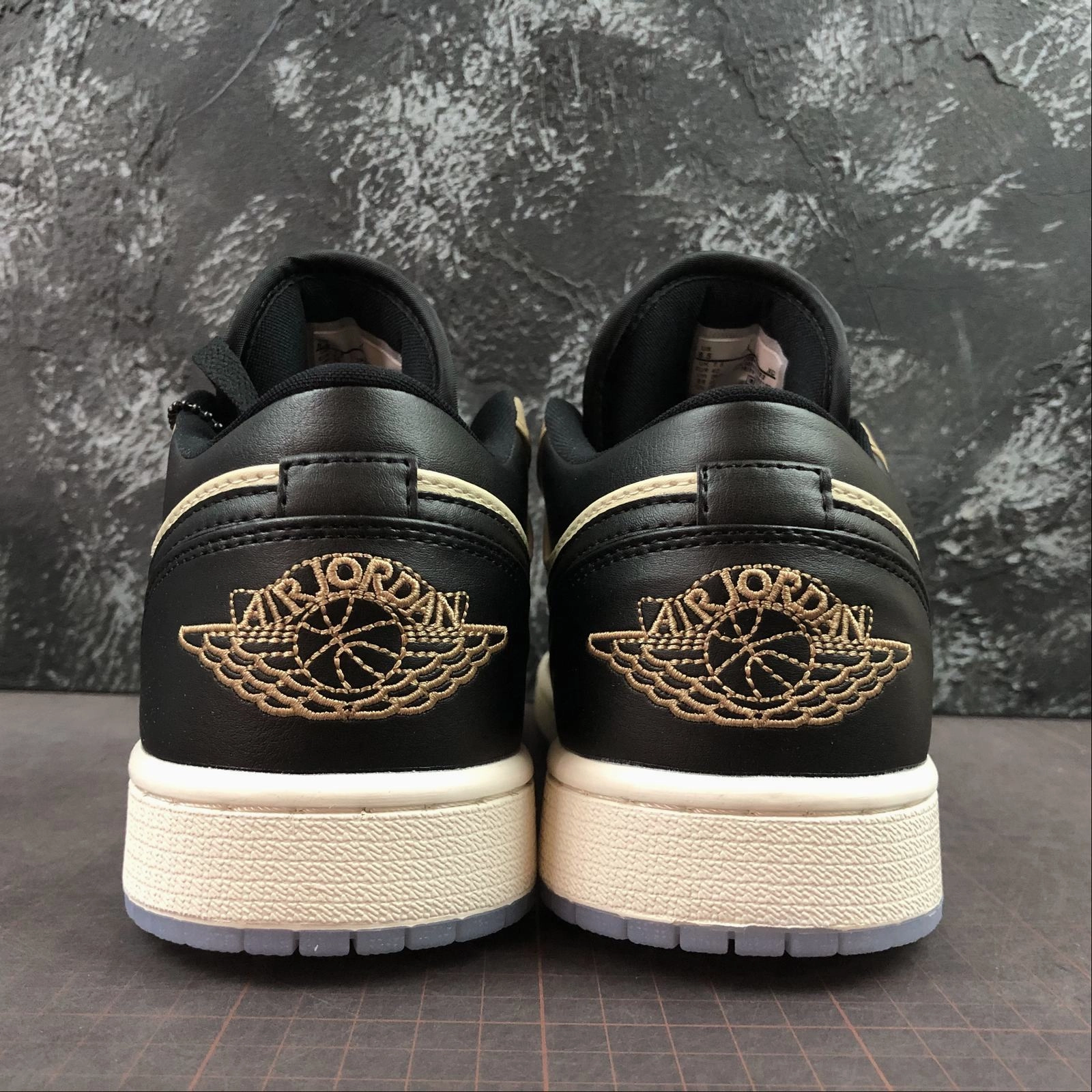 Air Jordan 1 Retro Low HI Premium Black Khaki White CQ9446-003 Heel lock suede upper