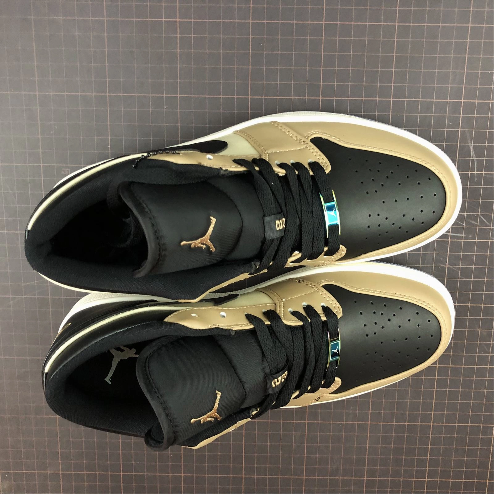 Air Jordan 1 Retro Low HI Premium Black Khaki White CQ9446-003 Comfortable Strapping Foot Fit