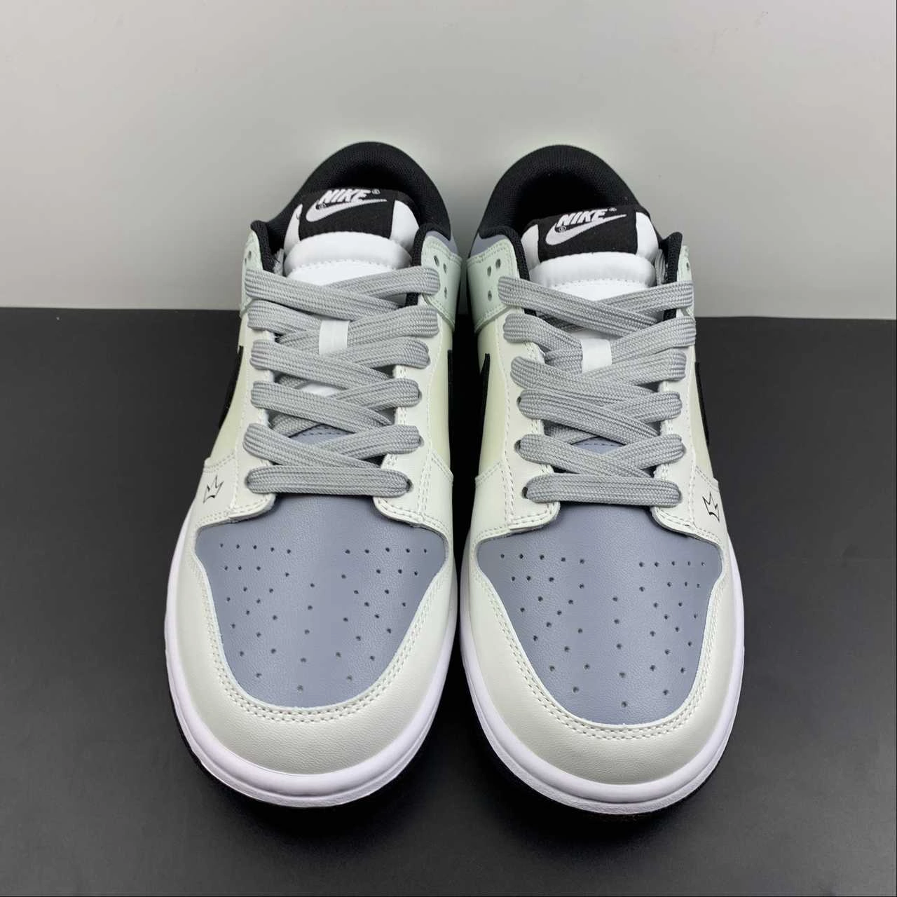 SB Dunk Low Light Green Rice Grey Black DD3696-255 Natural Walk Compression Molded TPU