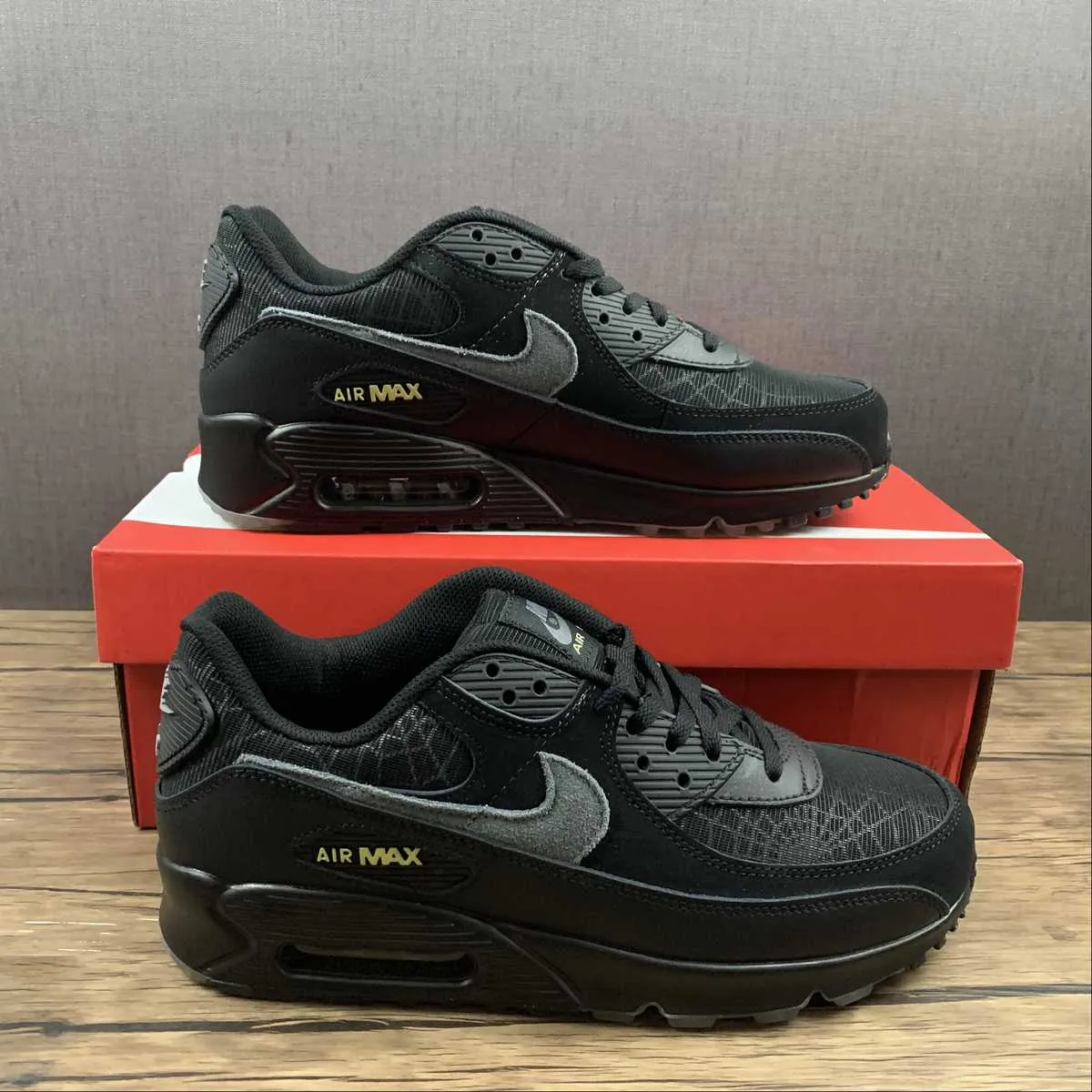 Air Max 90 Halloween Black Gray DC3892-001 Trail
