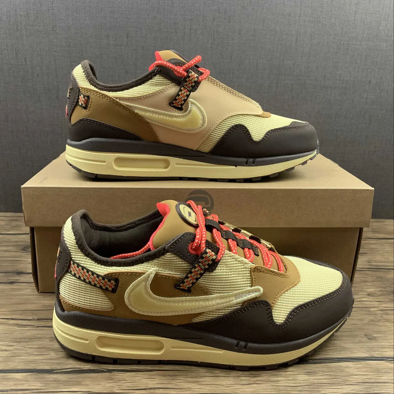 multi - color multi - sport shoes Travis Scott x Air Max 1 Wheat Cactus Jack Baroque Brown DO9392-200