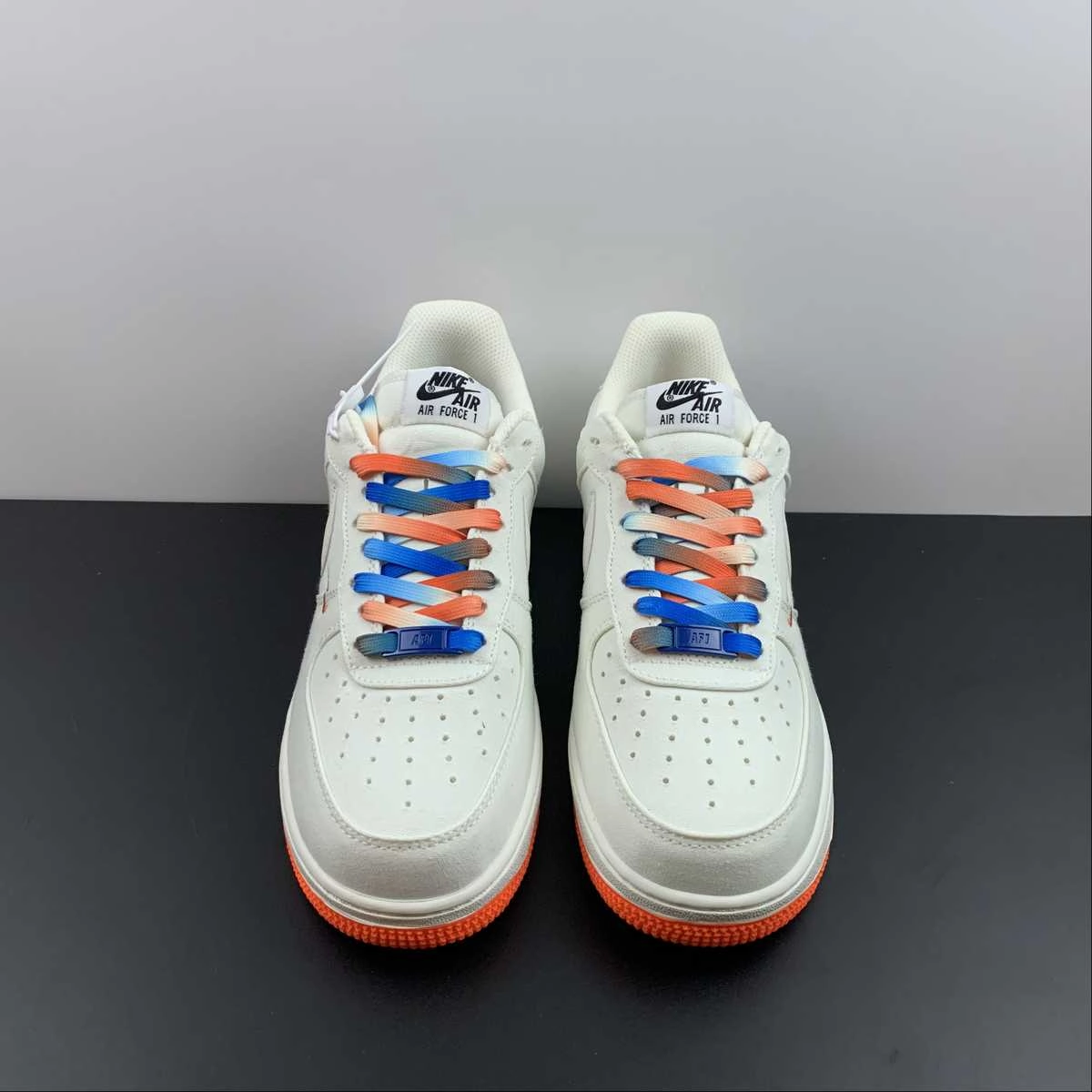 Air Force 1 07 NYC Beige Orange Blue indoor mode Classic Mood