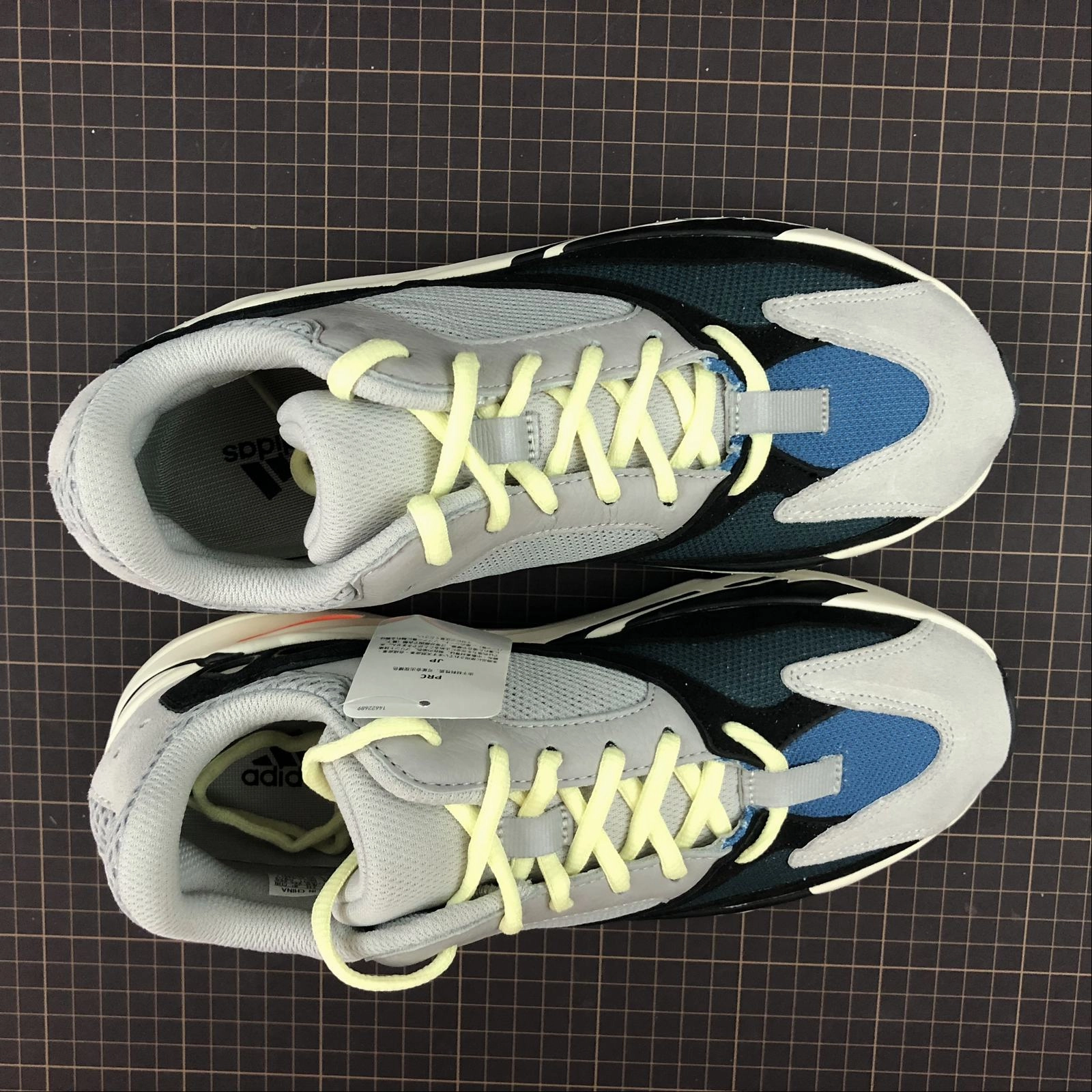 under - pronation Breathable Cushion Adidas Yeezy Boost 700 Wave Runner Core Solid Gray Chalk Black White B75571