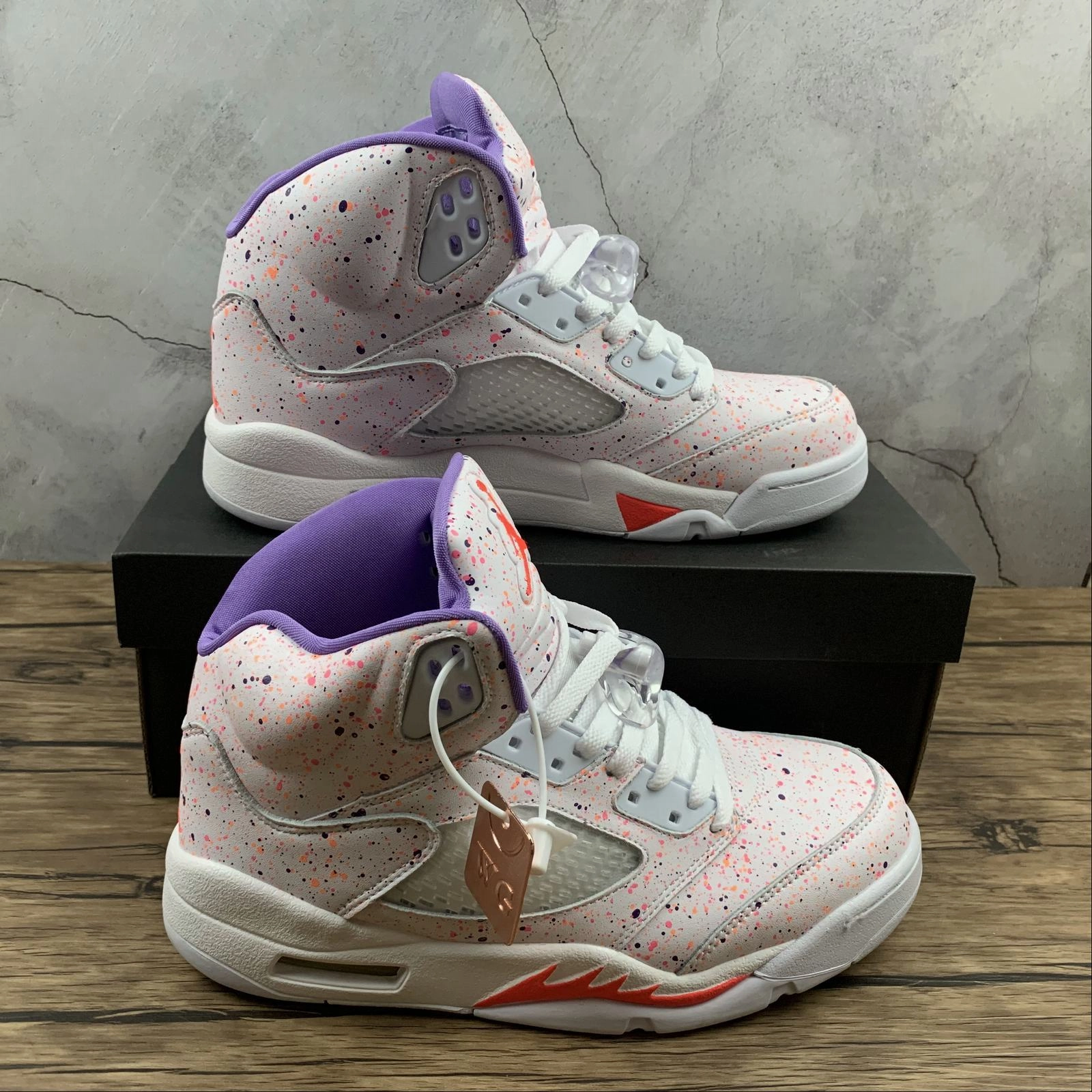 High-Impact Support Comfort Grip Air Jordan 5 Retro SE GG White-Laser Crimson CT1605-100