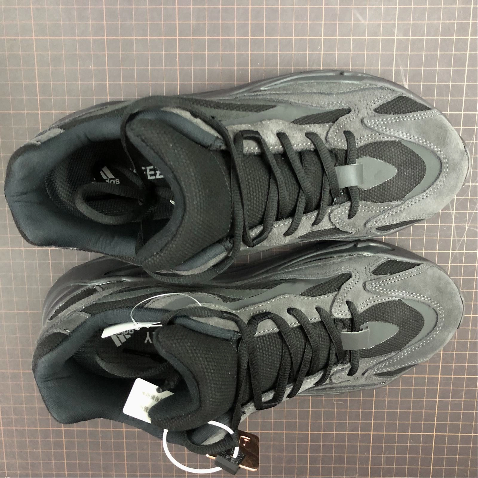 running in a relay race Rainy - day running Adidas Yeezy Boost 700 V2 Small Wind Black FU6684