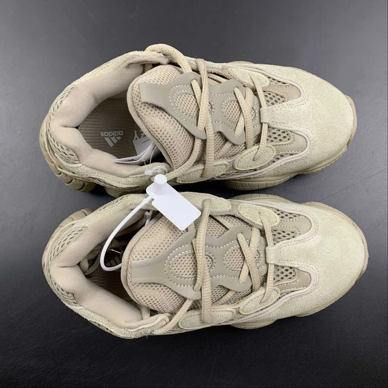 toe spring Adidas Yeezy 500 Taupe Light GX3605