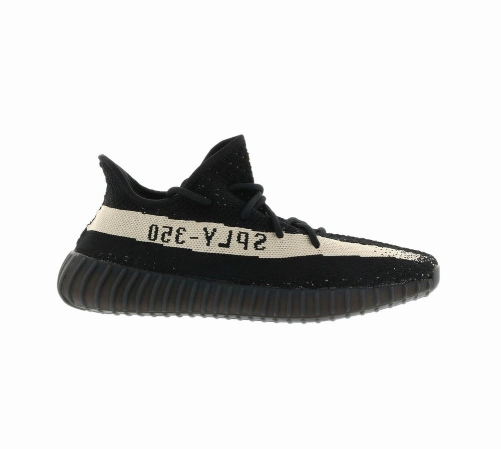 Urban Everyday YEEZY 350 V2 'OREO'