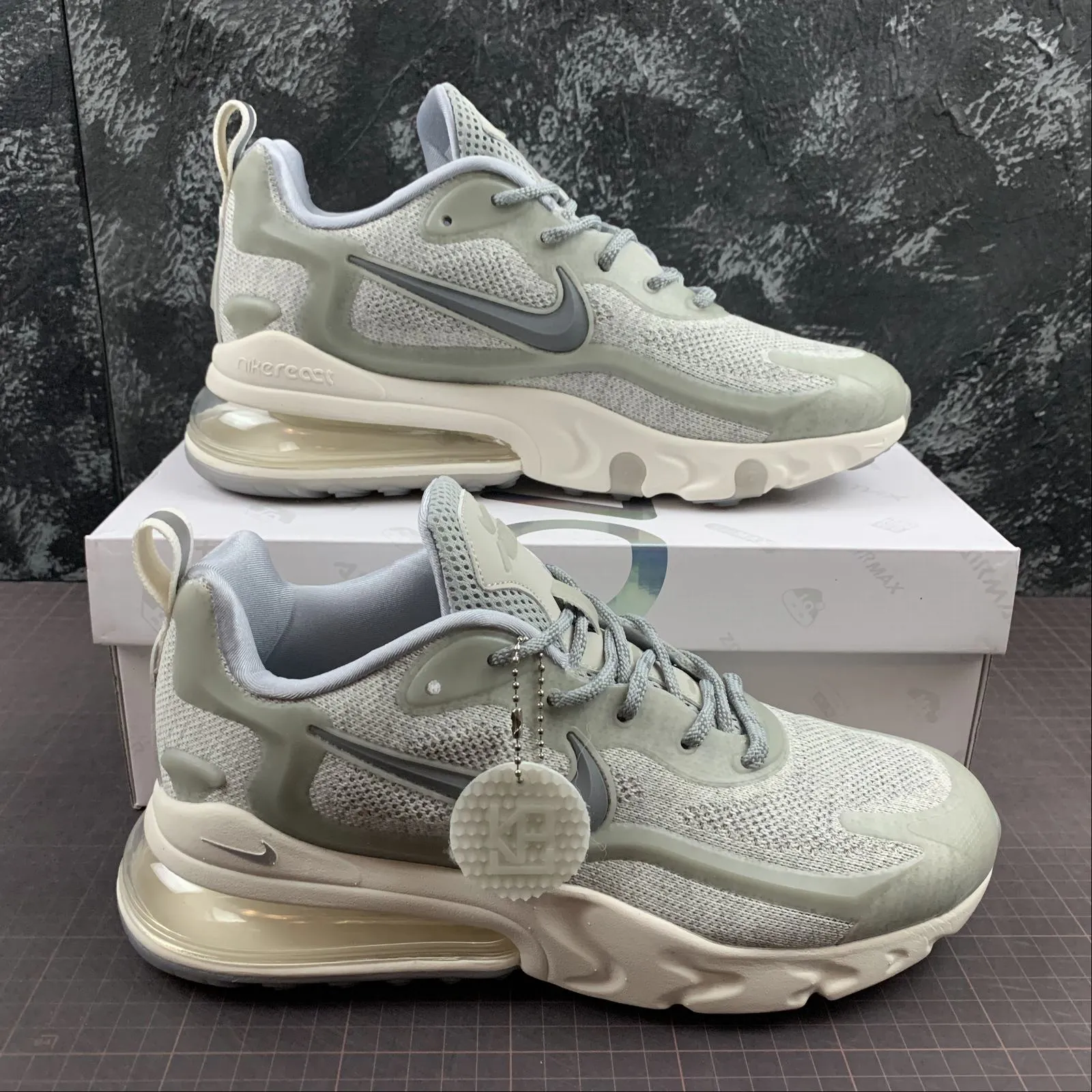 Air Max 270V2 Black Tech Crean Colored LT Grey AO4971-107 Stylish Design high - mileage shoe endurance