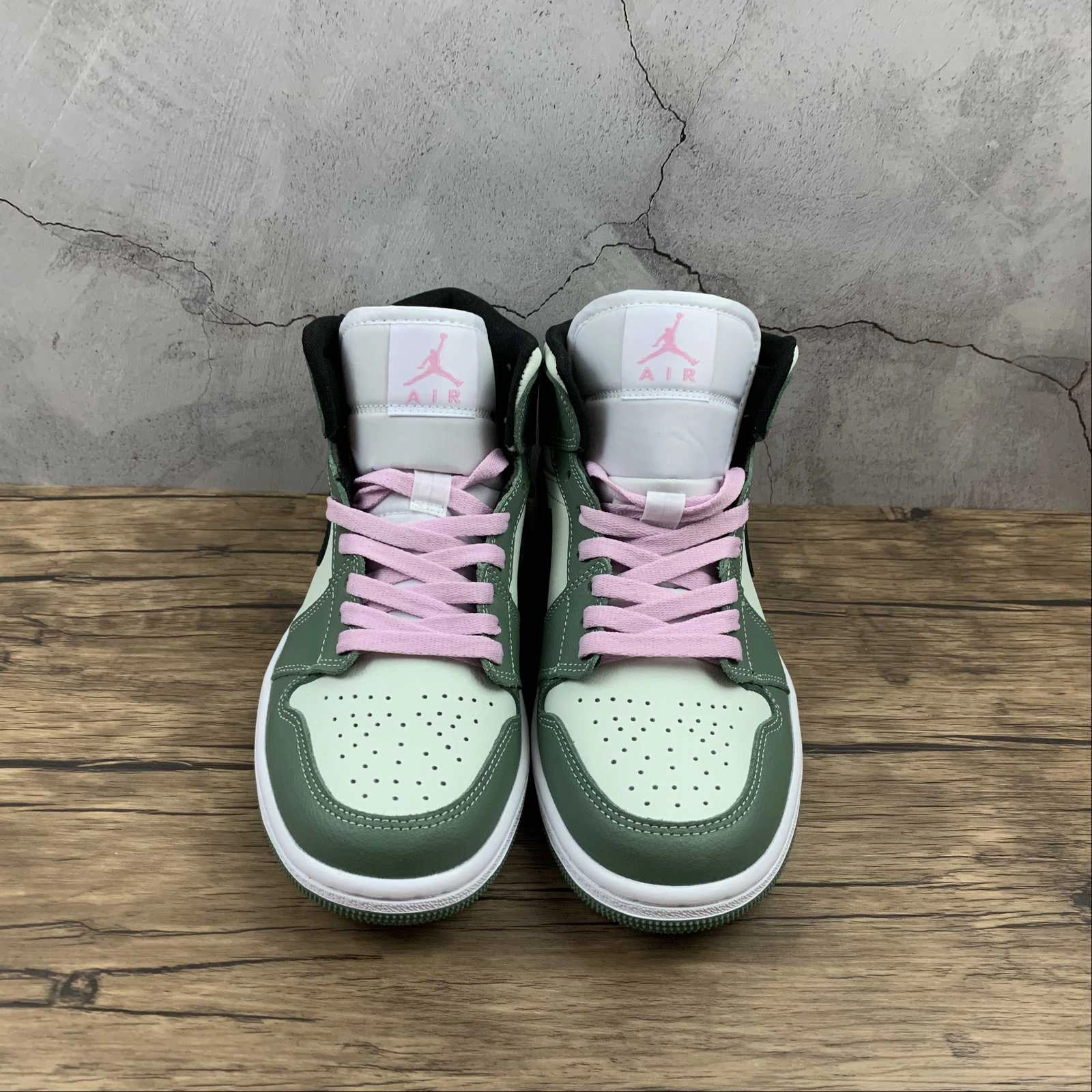 Air Jordan 1 Mid SE Dutch Green Black-Barely Green (2021) CZ0774-300 Unbeatable fit