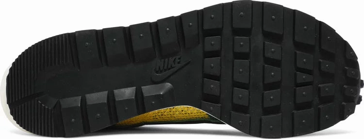 Nike Sacai VapourWaffle Tour Yellow skateboarding shoes Glossy - finish