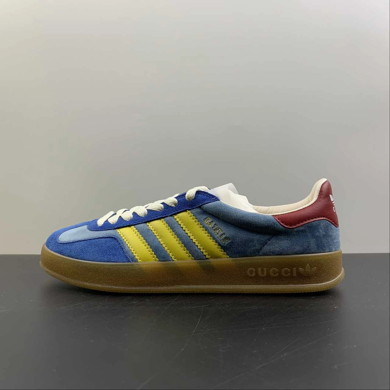 superior - craftsmanship Group - running Adidas x Gucci Gazelle Blue Light Yellow Bleu