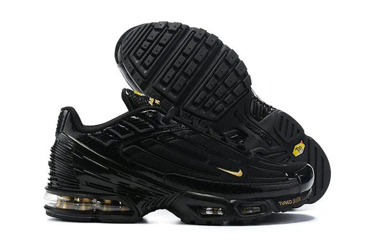 Air Max Plus 3 Black Metallic Gold CD0471-010 running in a bascule bridge area shoes short - distance runners' shoes