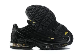 Air Max Plus 3 Black Metallic Gold CD0471-010 running in a bascule bridge area shoes short - distance runners' shoes