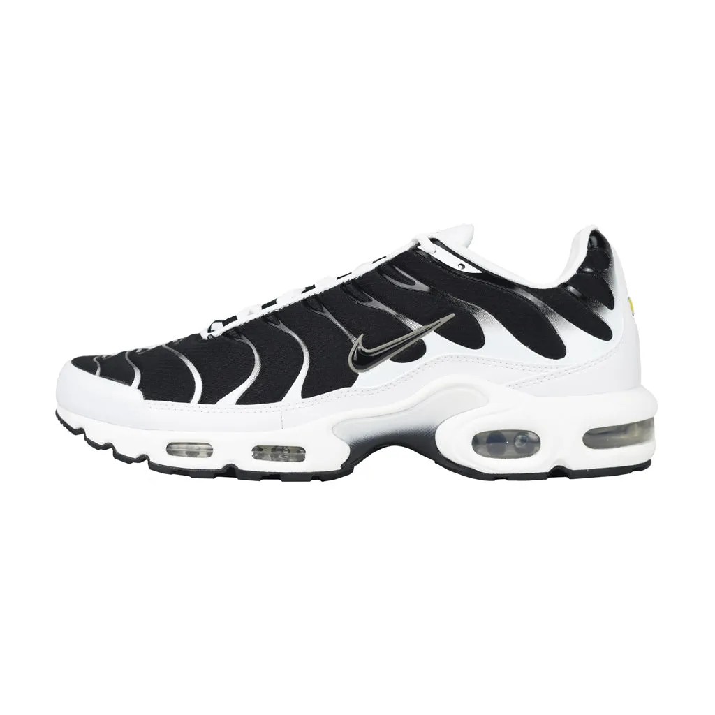 Nike Air Max Plus TN - Killer Whale running with music