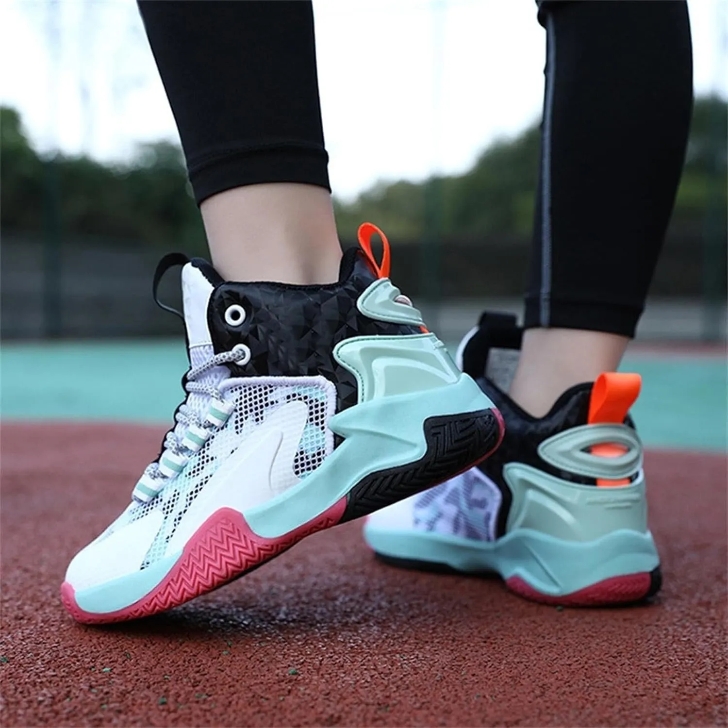 Unisex Kids Basketball Shoes Boys Girls High Top Sneakers Breathable Outdoor Cushioning Athletic Shoes Fashion