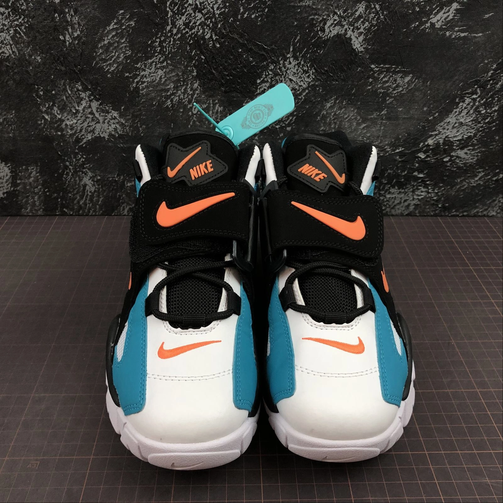 high - visibility - safety shoes Air Barrage Mid QS Black Lake Blue Orange White CD9329-003