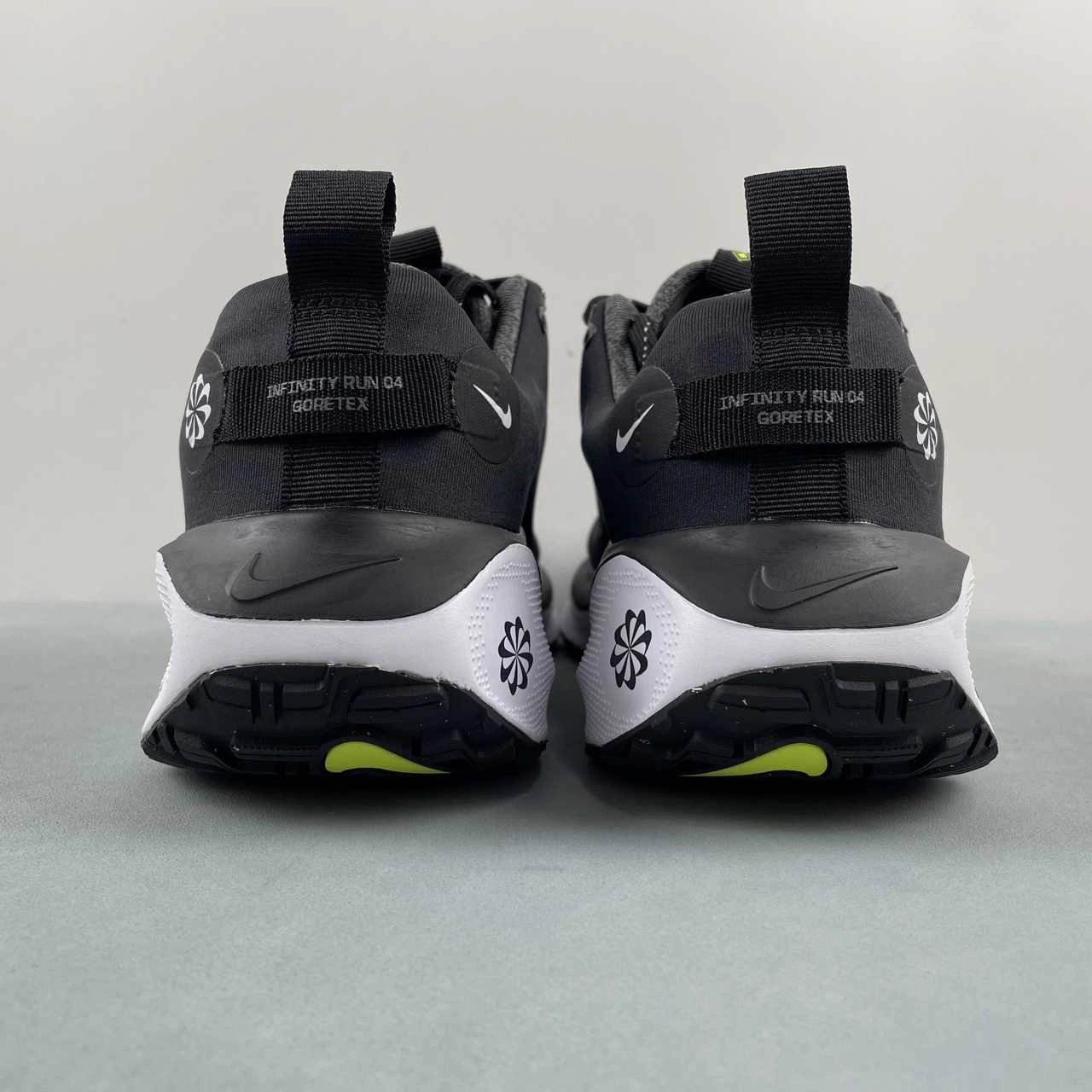 heat - resistant - design shoes Nike ReactX Infinity Run 4 Gore-Tex Black White FB2204-001