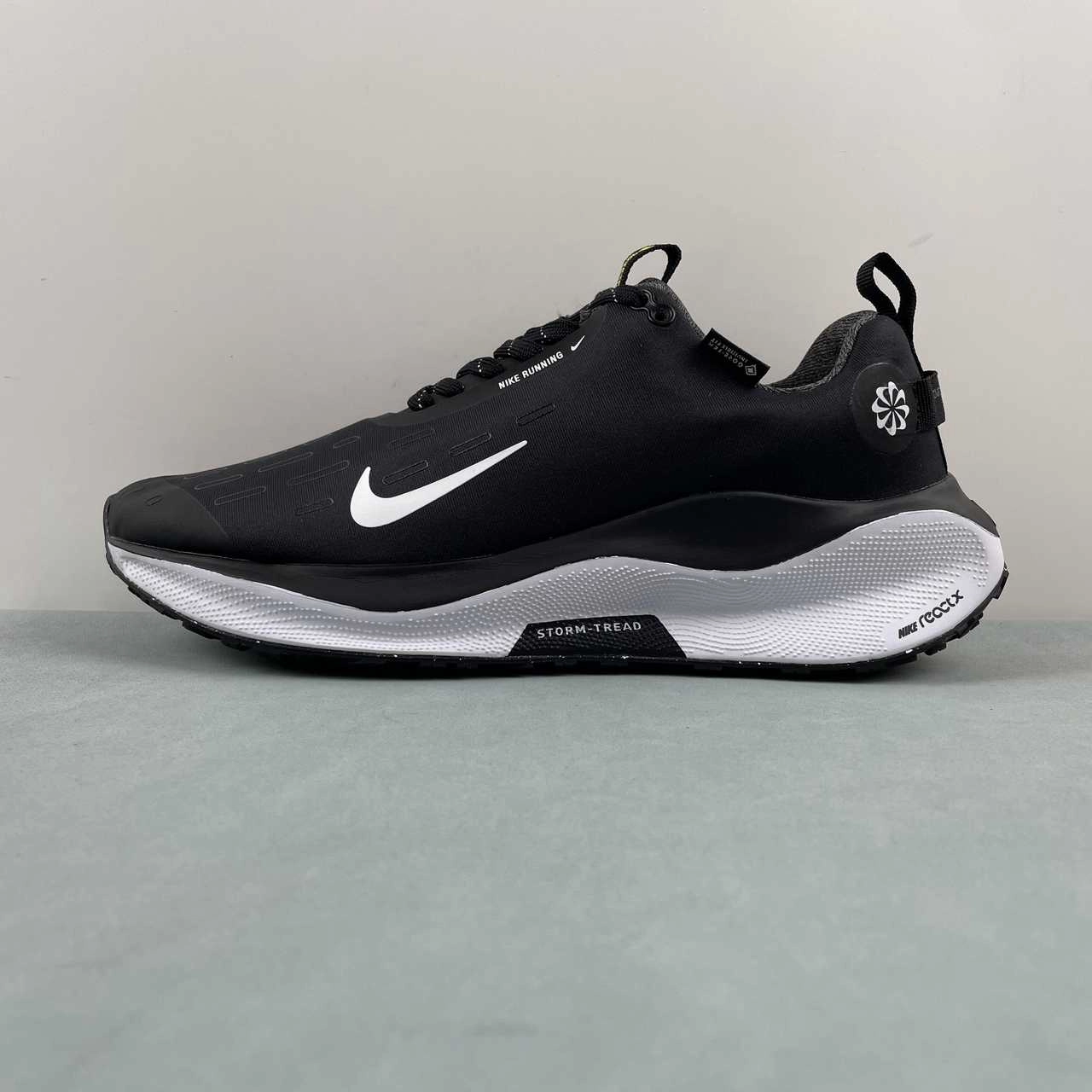 Moisture Wicking Lining Nike ReactX Infinity Run 4 Gore-Tex Black White FB2204-001