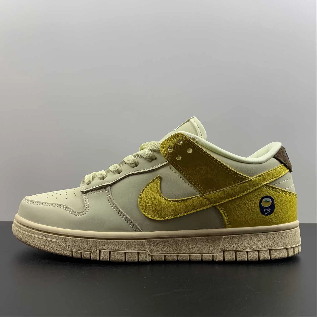 Urban Energy Structured Pace SB Dunk Low LX Banana Coconut Milk Vivid Sulfur Cacao Wow DR5487-100