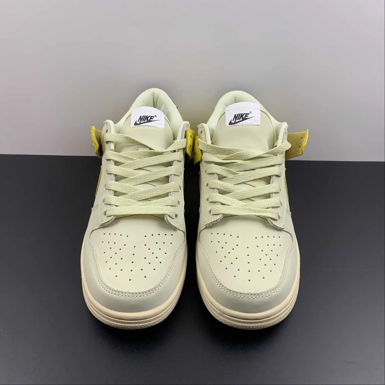 SB Dunk Low LX Banana Coconut Milk Vivid Sulfur Cacao Wow DR5487-100 Walk Flex