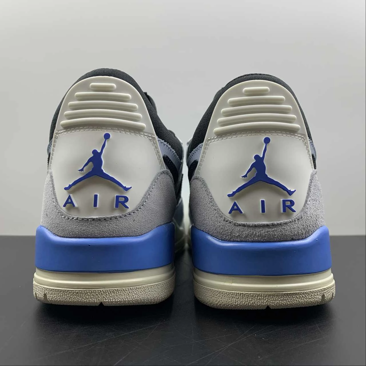 Non Marking Smooth Leather Air Jordan Legacy 312 Low Pale Blue University Blue CD7069-400