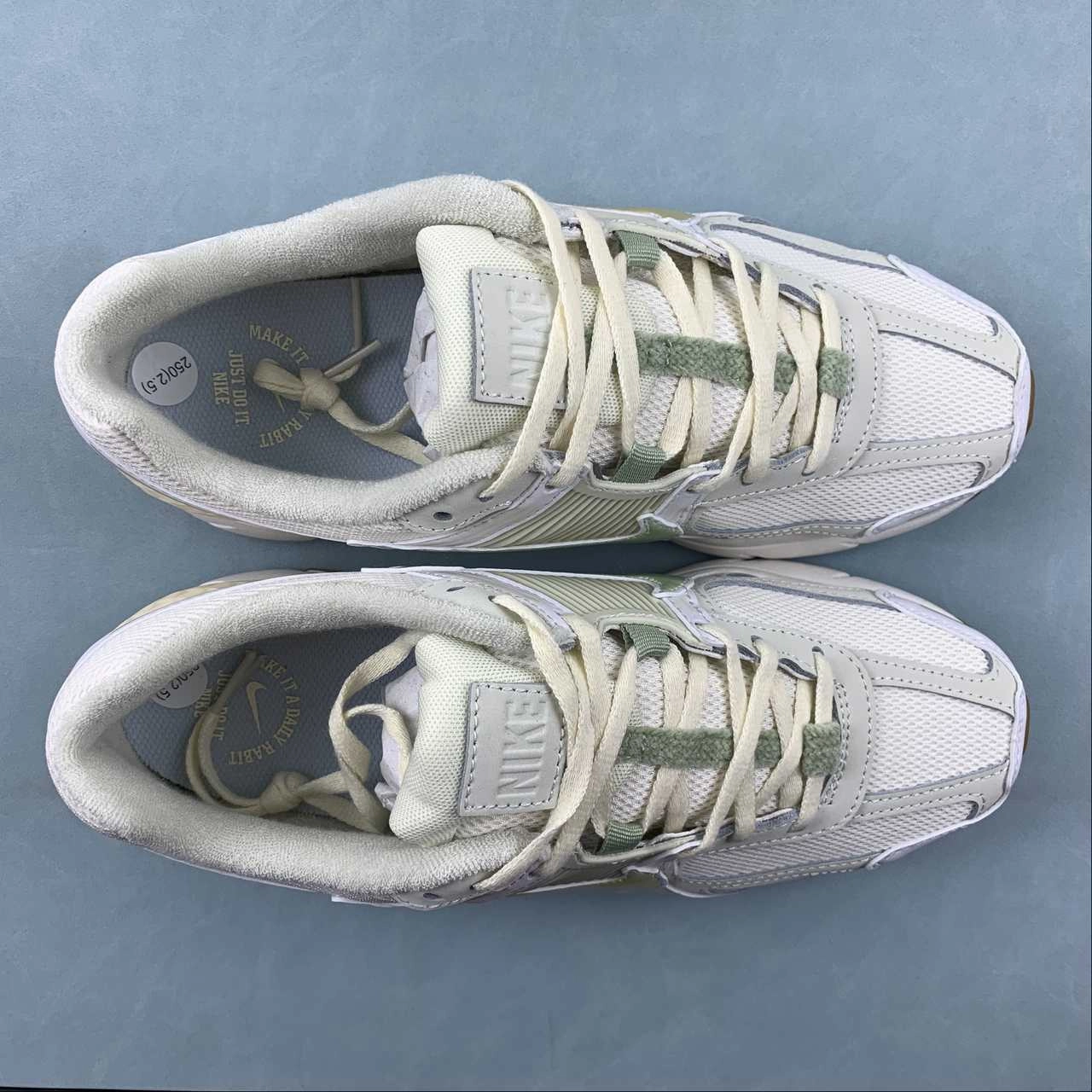 Agility Moves Zoom Vomero 5 Sail Buff Gold Sea Glass FV3638-171