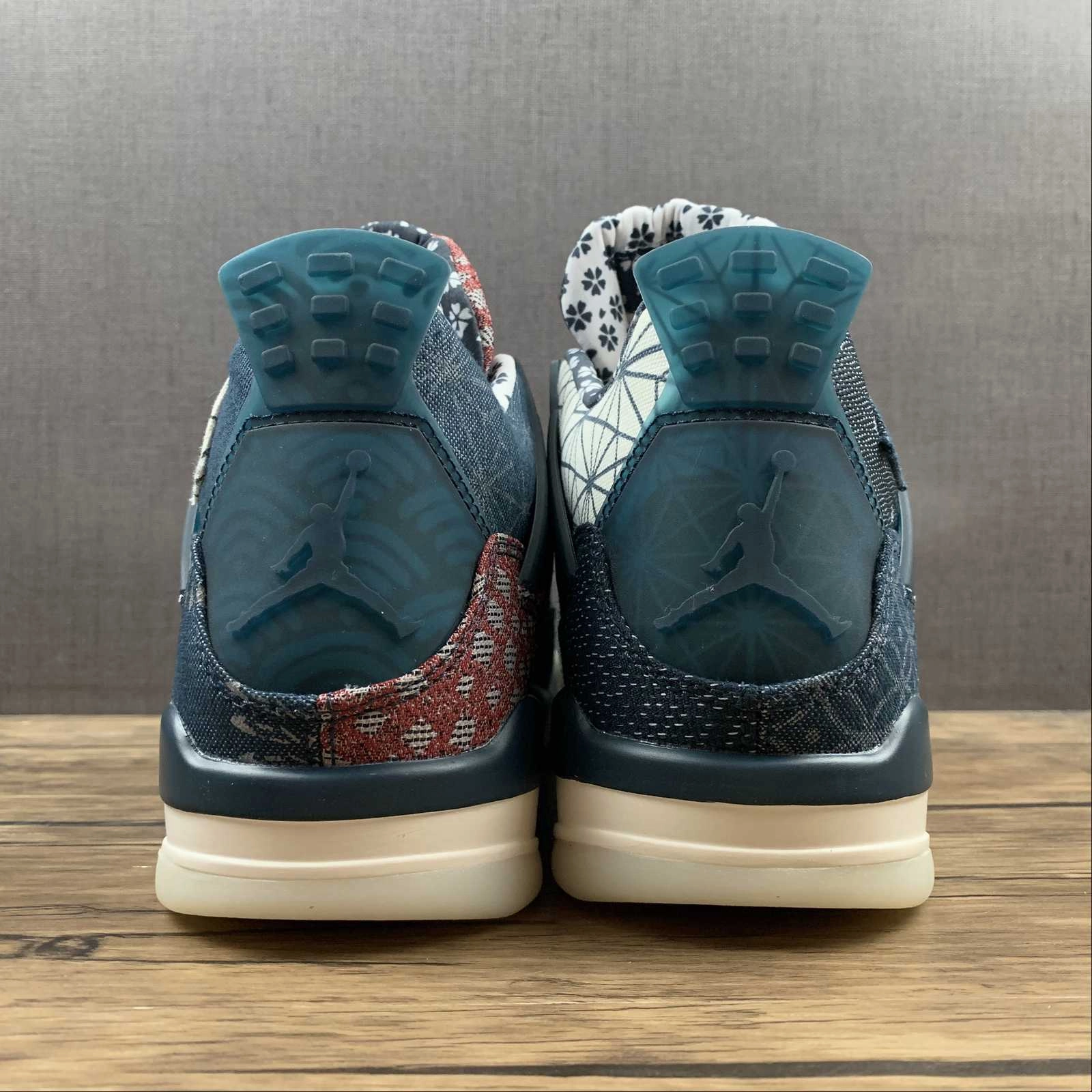 Air Jordan 4 Retro SE Sashiko Deep Ocean Fire Red Sail CW0898-400 City Runner Foot alignment