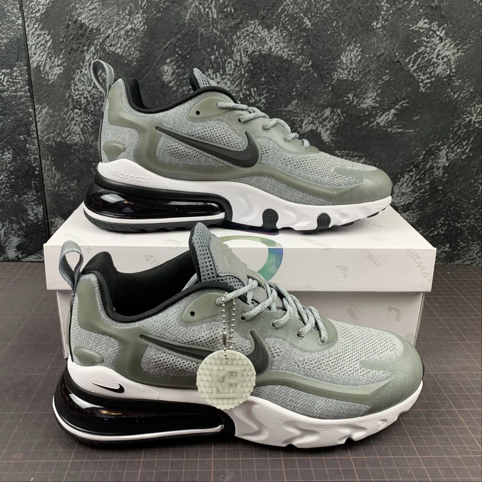 Air Max 270V2 Black Tech LT Grey Black AO4971-104 Stability assistance