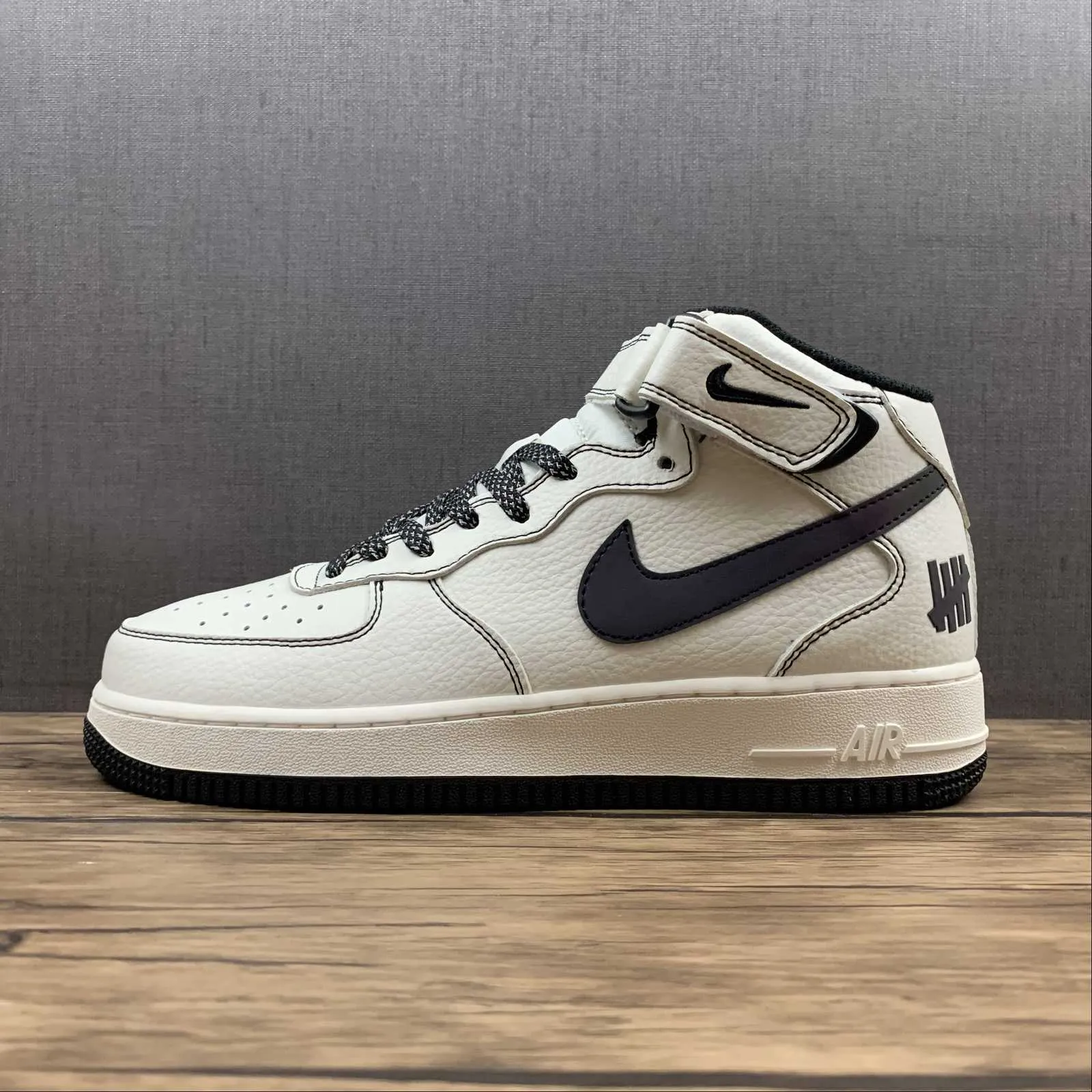 Air Force 1 07 Mid SU19 White Black CJ6690-100 Winter Vibe