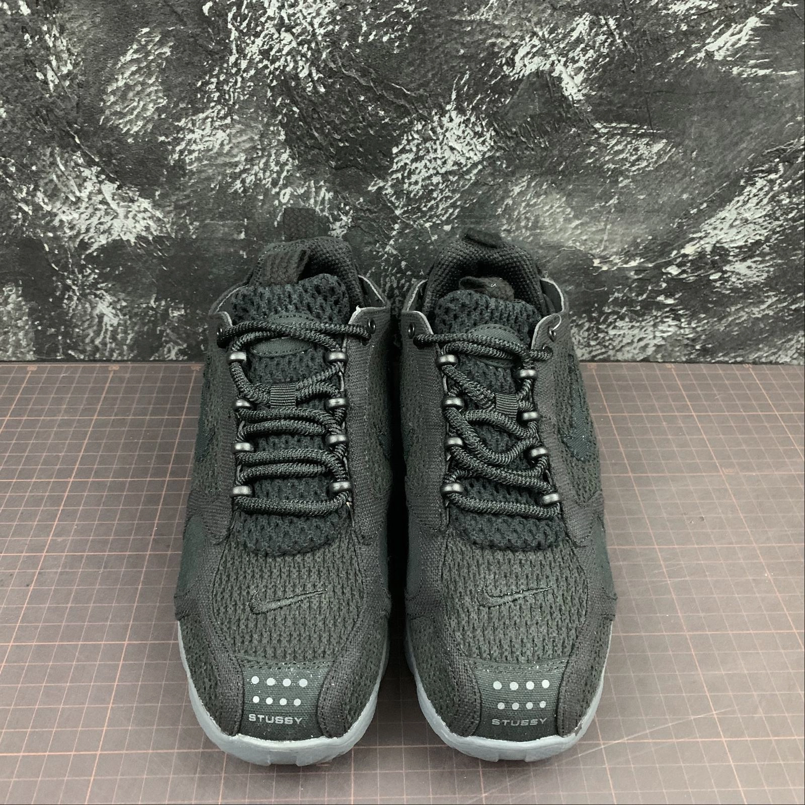 rubber - outsole - traction - grip shoes mood enhancement Air Zm Spiridon Cg 2 Stussy Black-Black CQ5486-001