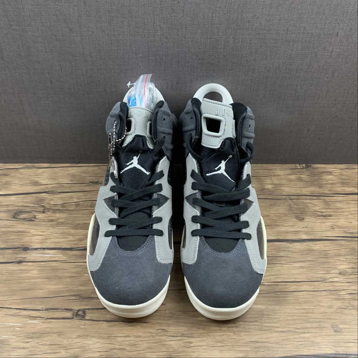 Ultra Responsive Midsole Air Jordan 6 Retro Black Chrome-Lt Smoke Grey CK6635-001