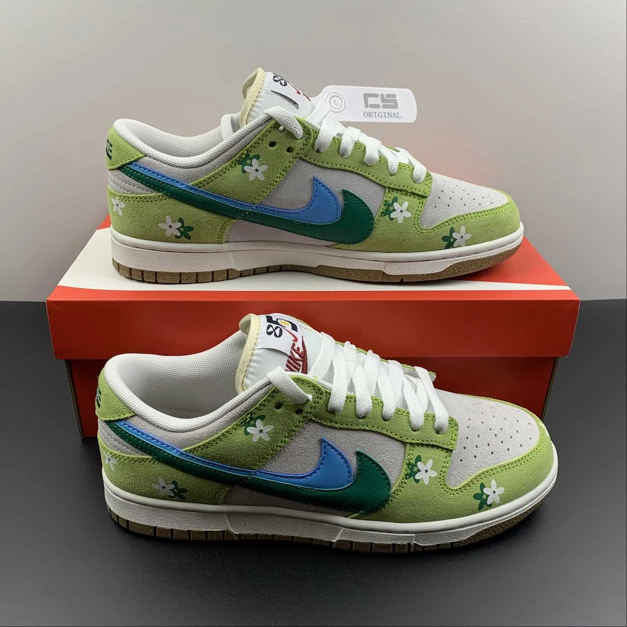 SB Dunk Low 85 Green Blue Red DO9457-125 Rubberized Heel Guard