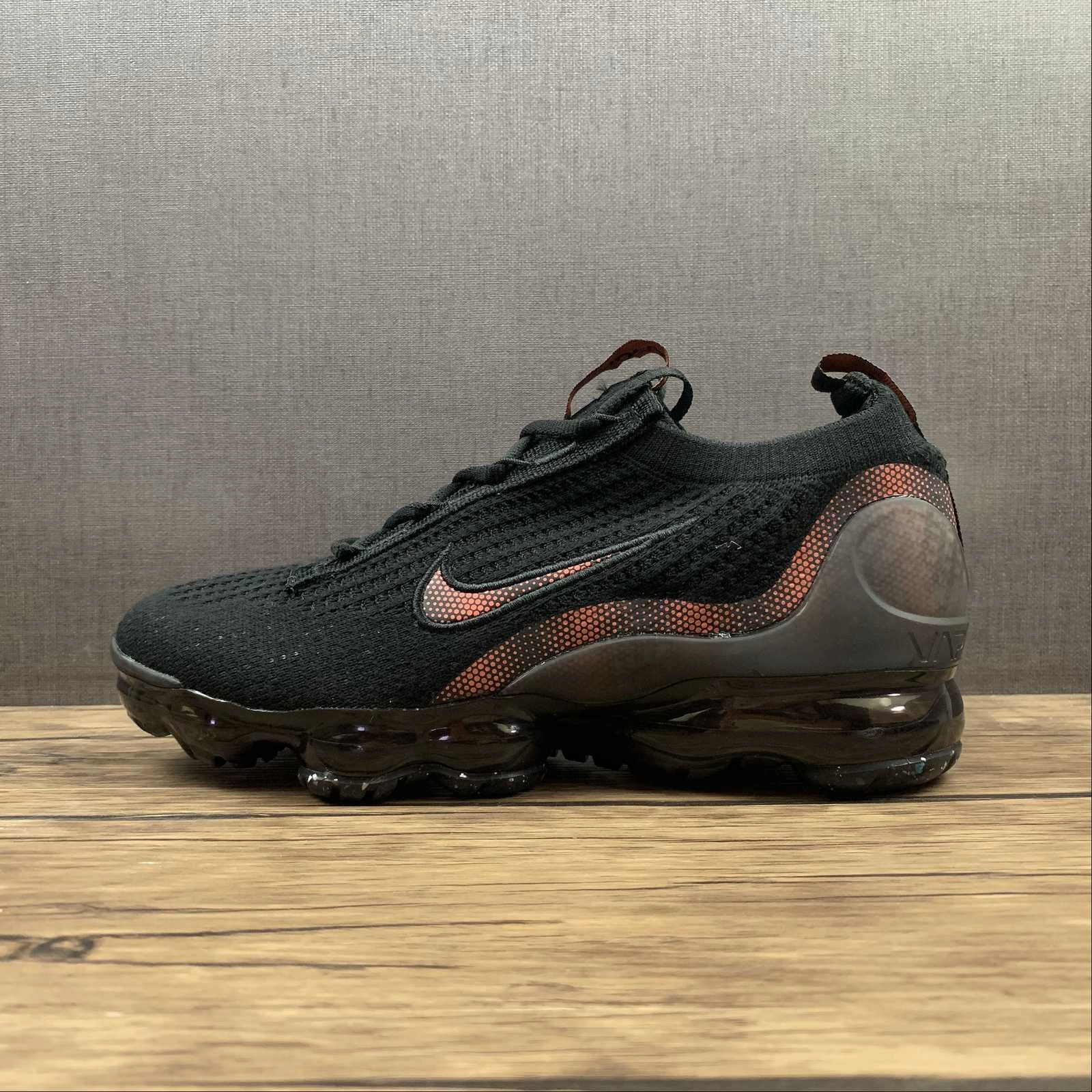 Air VaporMax 2021 FK All Black Orange DC4112-004 Soft Sole Weekend Fit