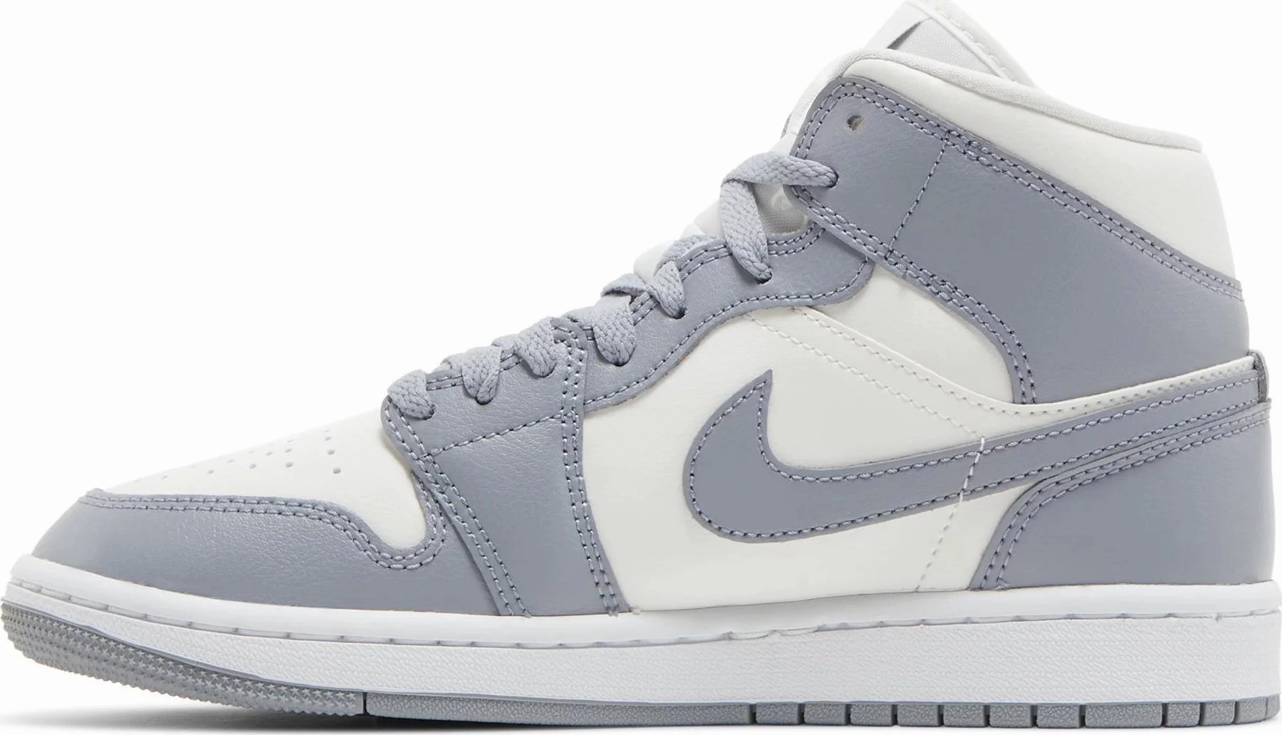 Pavement Walk Classic Style Nike Jordan 1 Mid Stealth W
