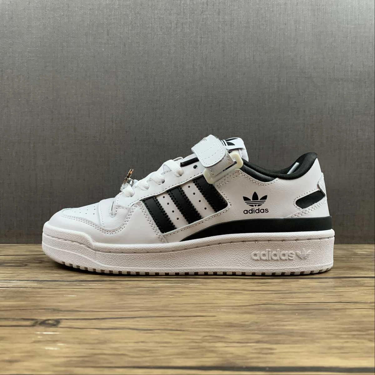 Thermo Regulating Liner Trendsetting Shoes Adidas Forum 84 Low White Black White GY0751