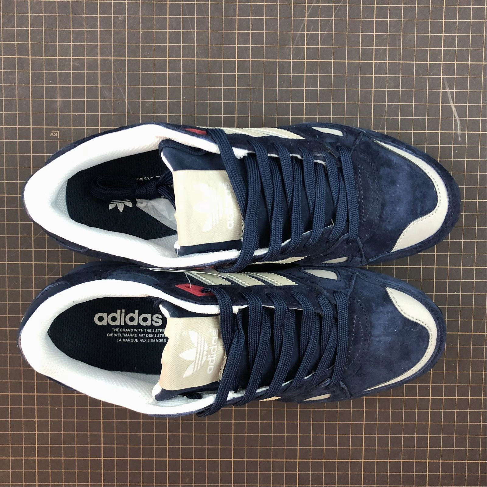 Adidas ZX750 Navy White Red Q35065 arch - support shoe details warm weather