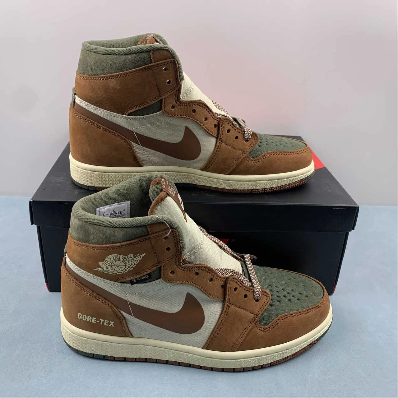 Traction Lug Configuration Air Jordan 1 High Element Gore-Tex Olive Brown DB2889-102
