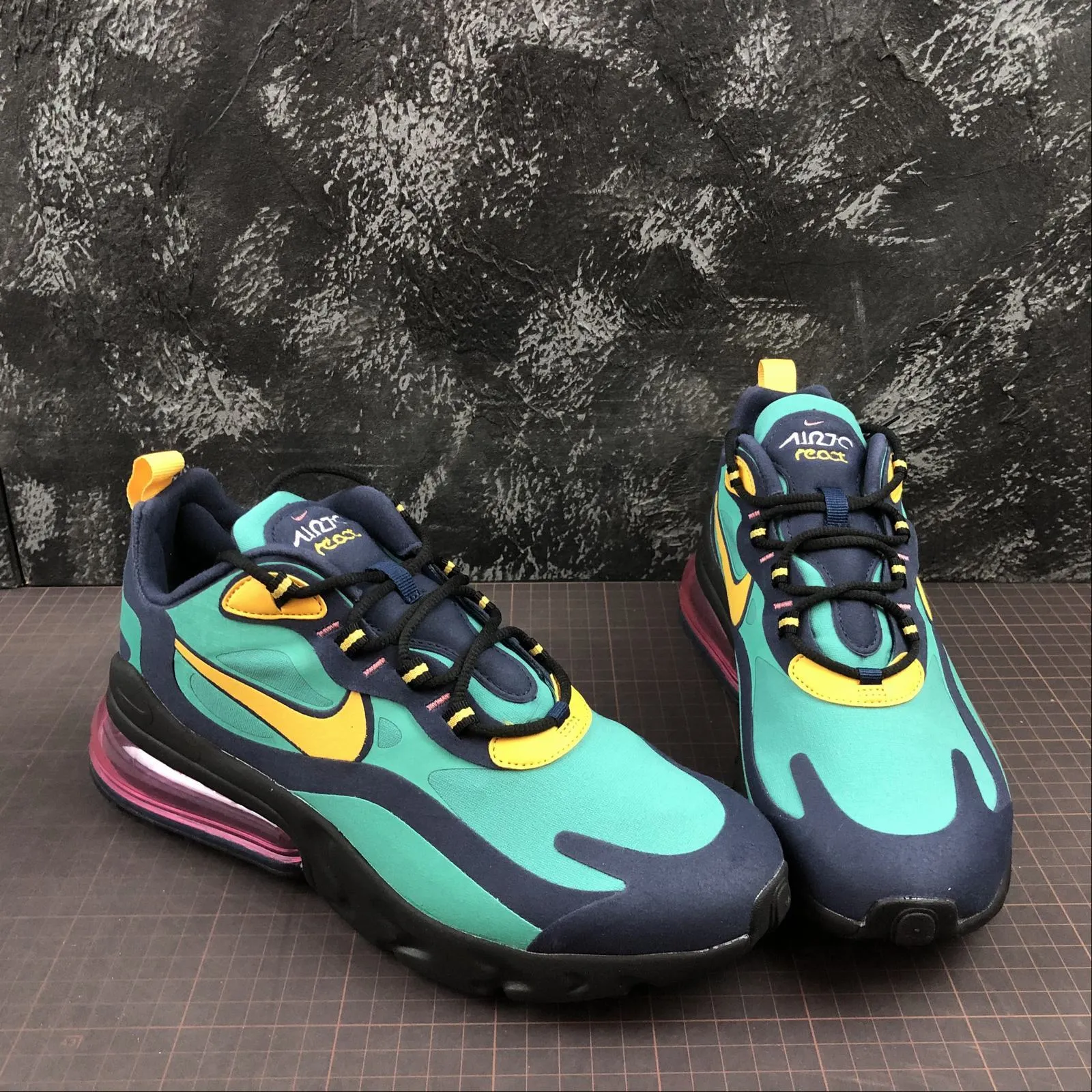 anti - microbial - protection shoes Air Max 270 React Black Green AO4971-300
