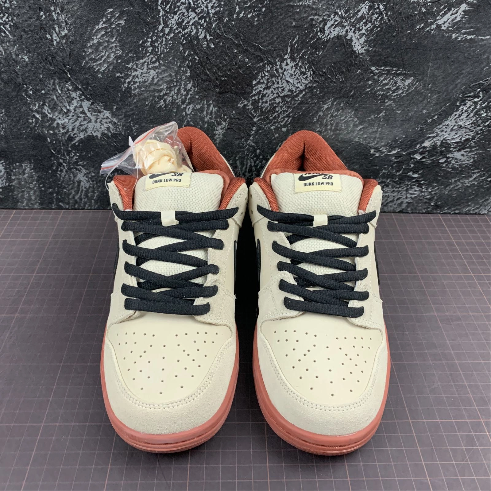 SB Dunk Low PRO Muslin Black-Muslin BQ6817-100 Well   Made Recycled Outsole Material