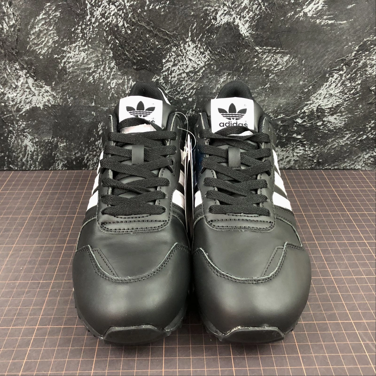 urban running shoes noiseless shoes Adidas ZX700 Black White Black G63499