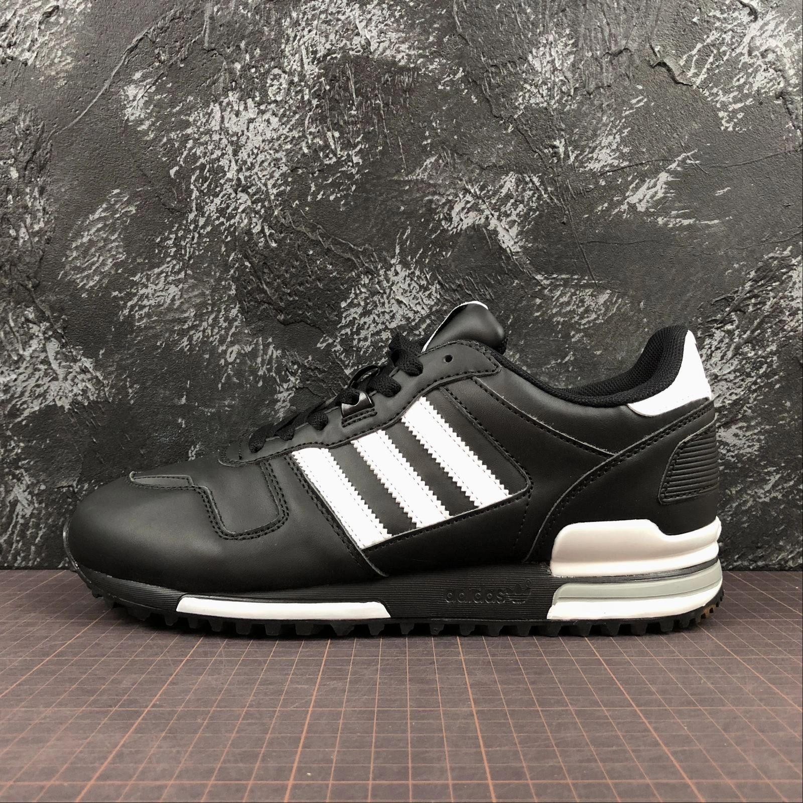 classic style shoes Adidas ZX700 Black White Black G63499