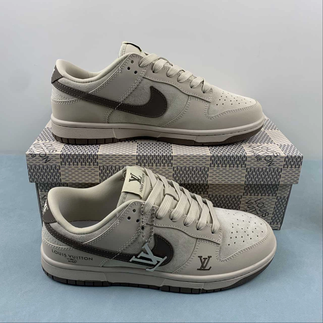 SB Dunk Low LV Brown Black XQ5180-316 Zip   Up