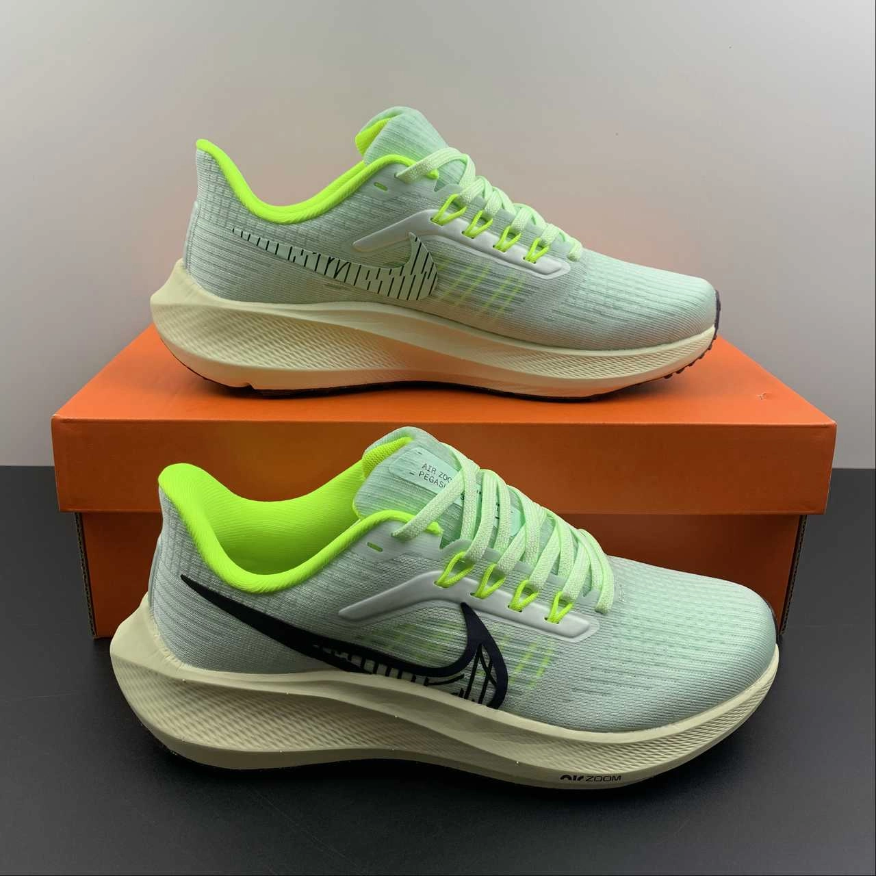 Air Zoom Pegasus 39 Light Green Fluorescent Green Metallic Green Black DH4072-301 Low weight design helps conserve training energy