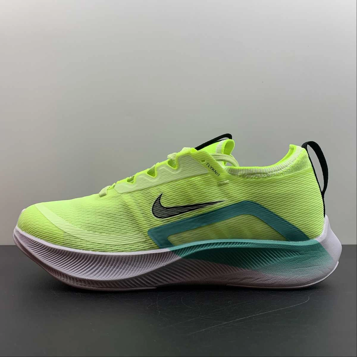 Comfort Feel Reflective Zoom Fly 4 Barely Volt Black-Dynamic Turq CT2401-700