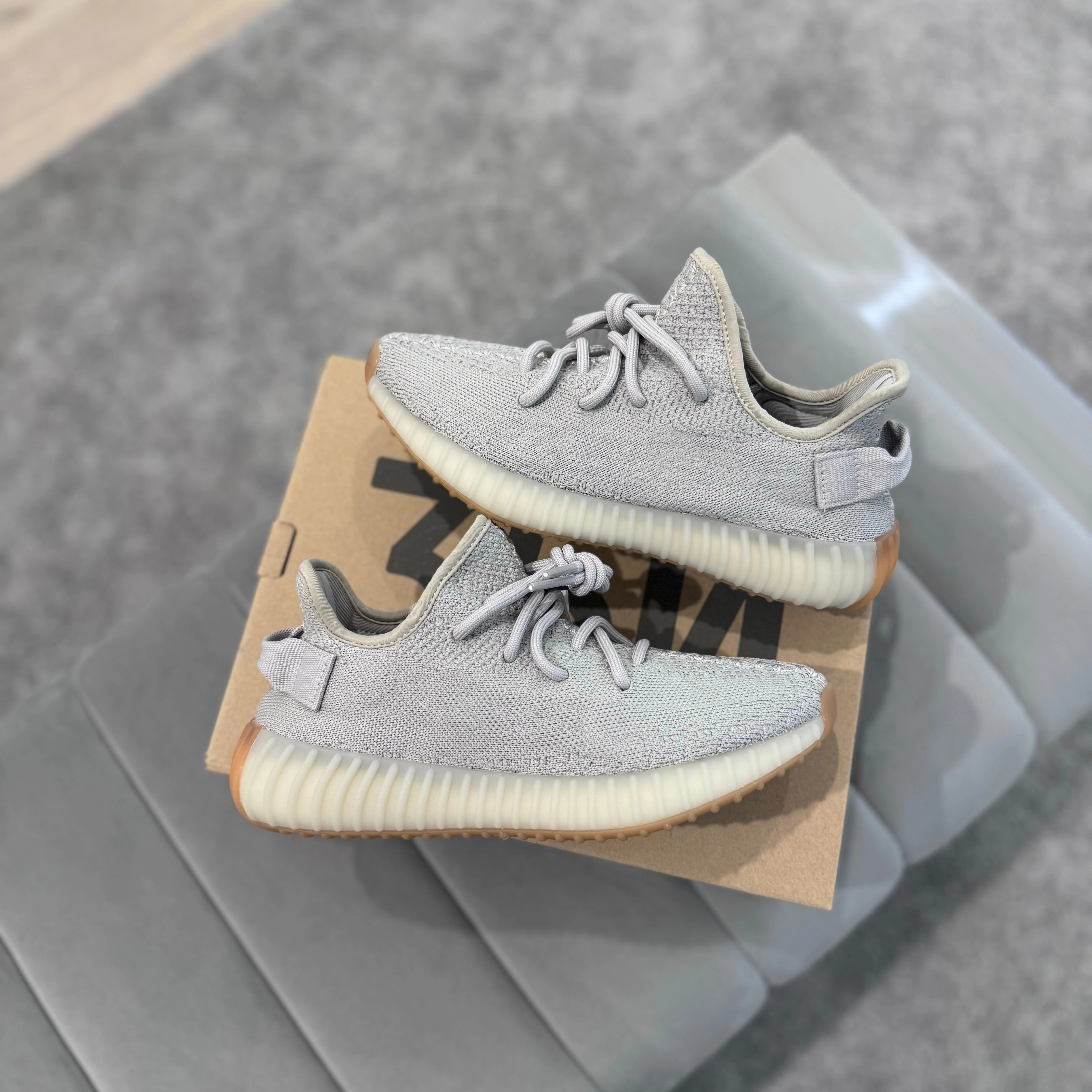 Current Jog Weekend Casual YEEZY 350 V2 'SESAME'