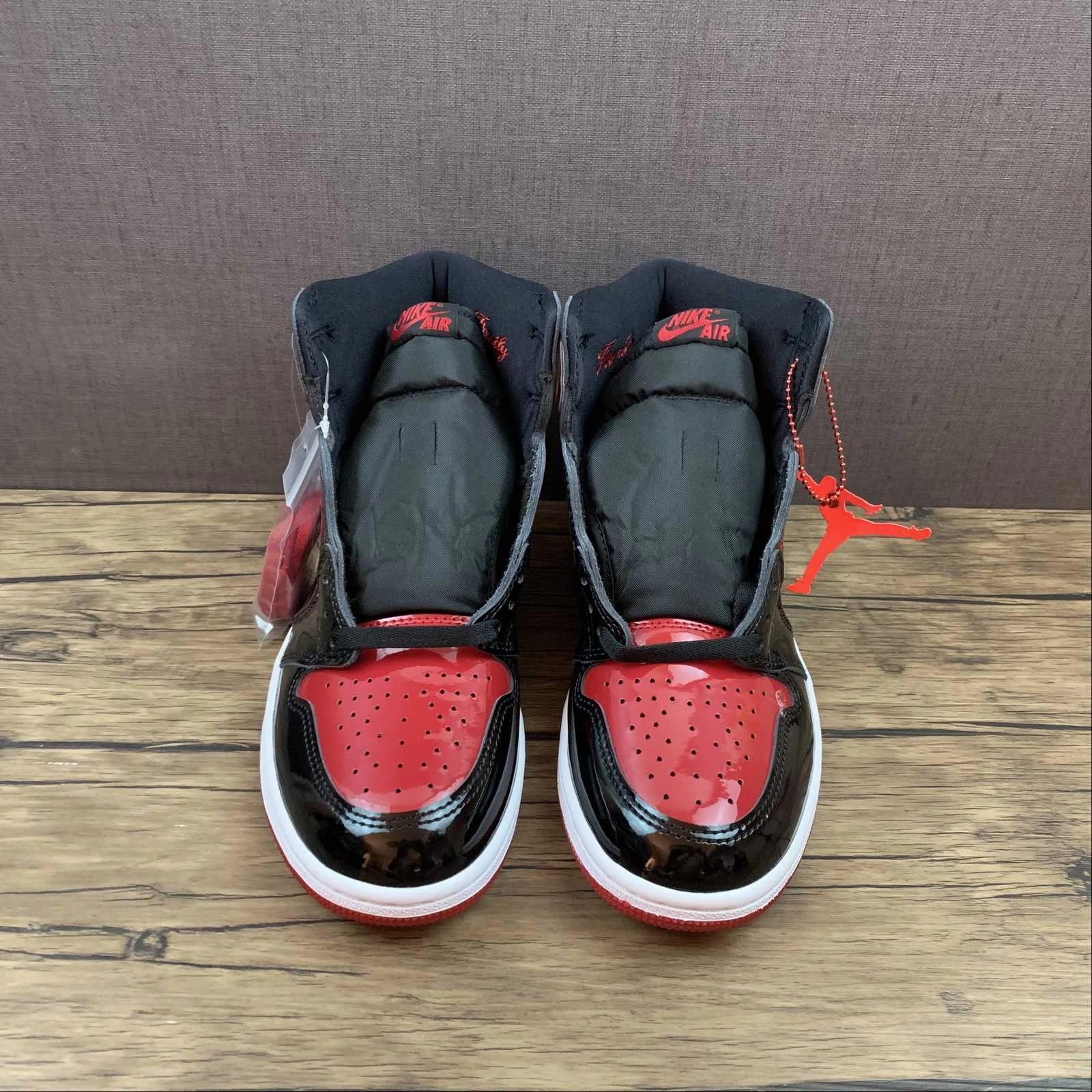 Quick   Drying Stretch Wear Air Jordan 1 Retro High OG ??Bred Patent?? Black White-Varsity Red (2021)555088-063