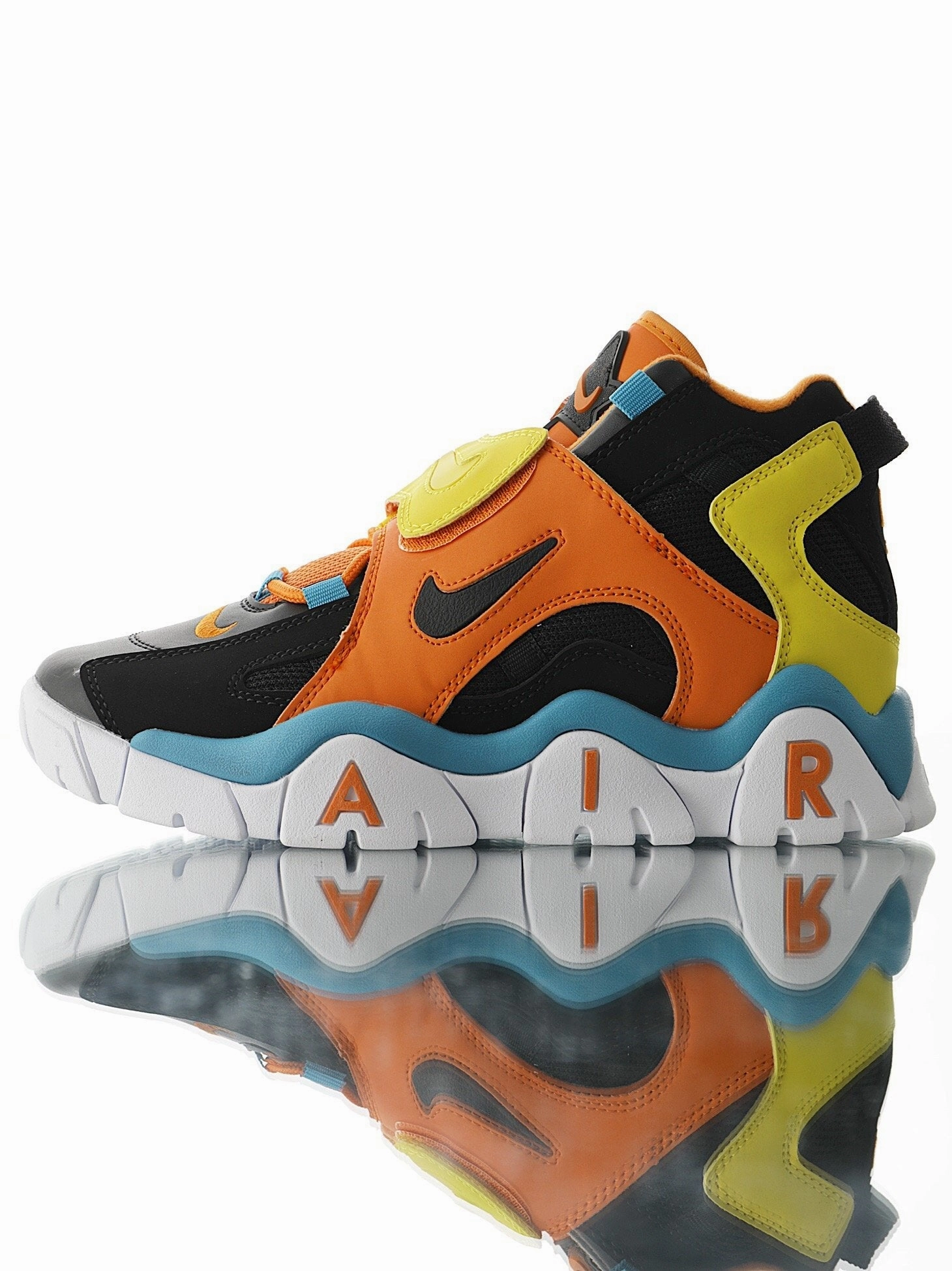 Wonderful performance running shoes with removable insoles Air Barrage Mid QS Fire Attack Retro Naranja, Negro, Agua, Azul y Blanco