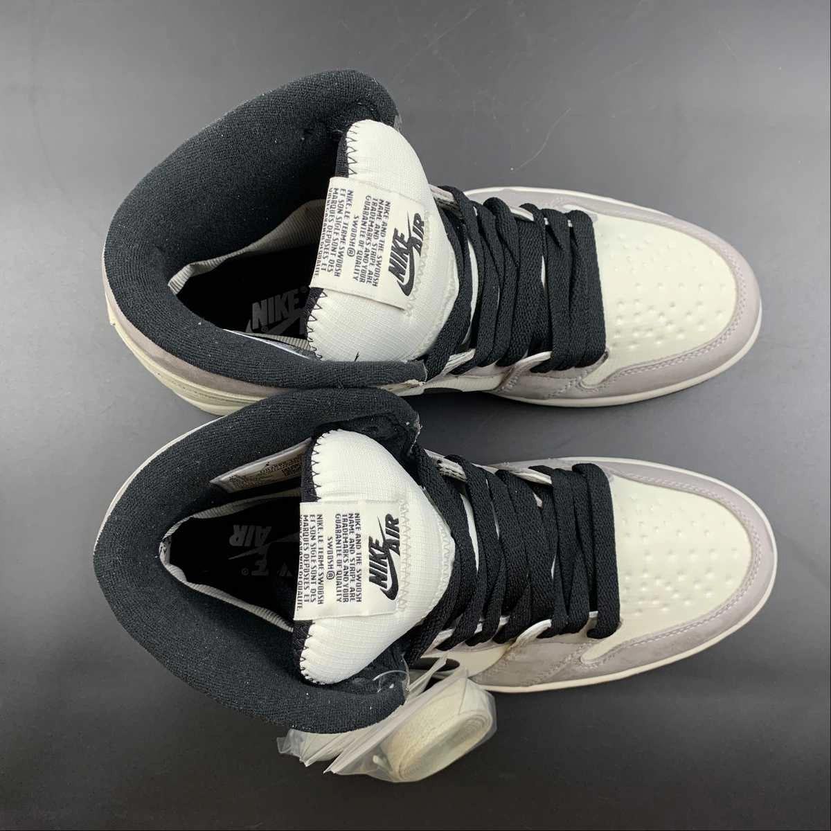 Air Jordan 1 Retro High OG GORE-TEX Sail Light Bone College Grey Black Timeless lining