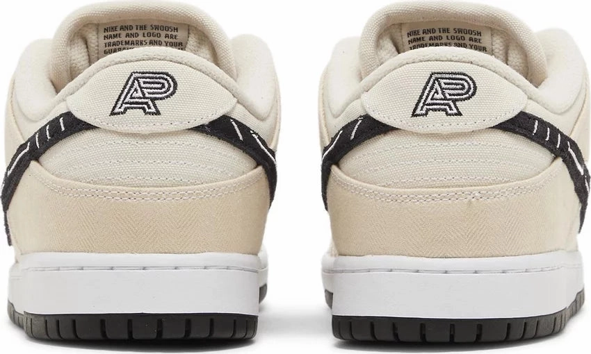 Nike Dunk Low SB Albino & Preto Jiu Jitsu W MinimalistDesign